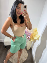 Load image into Gallery viewer, Short Belinda
