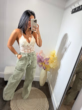 Load image into Gallery viewer, Top alina
