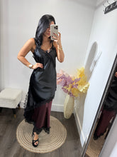 Load image into Gallery viewer, Dress satin Luisa
