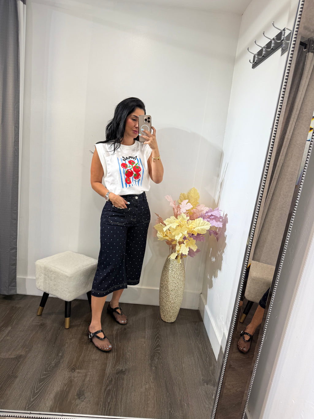 Graphic tee tomato