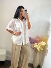Load image into Gallery viewer, Top button Nadia
