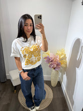 Load image into Gallery viewer, Graphic tee Cristina
