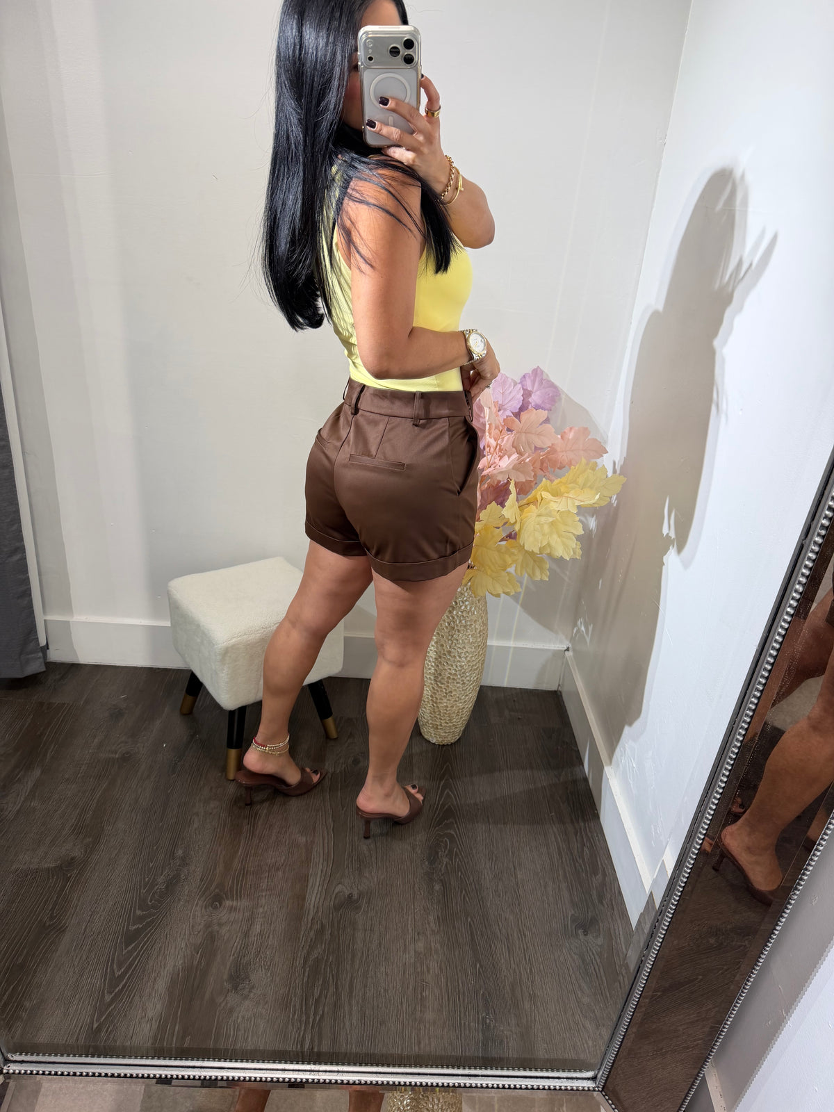 Short ovi satin