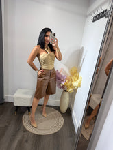 Load image into Gallery viewer, Short leather Samara
