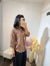 Load image into Gallery viewer, Top button Yuli
