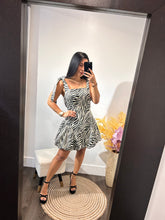 Load image into Gallery viewer, Dress Lula
