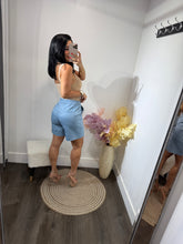 Load image into Gallery viewer, Short Belinda
