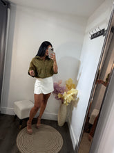Load image into Gallery viewer, Top button Nadia
