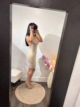 Load image into Gallery viewer, Dress Hally
