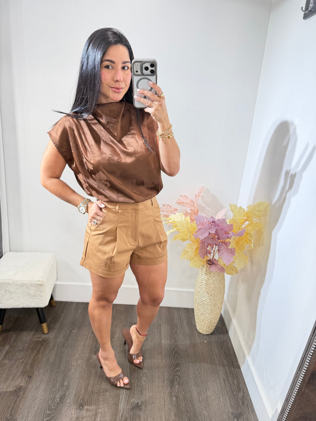Set Laura