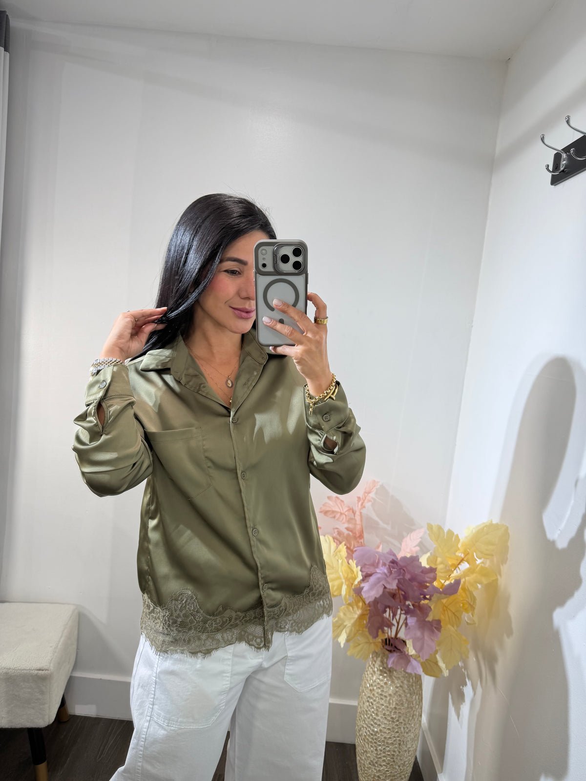 Top button Amanda green